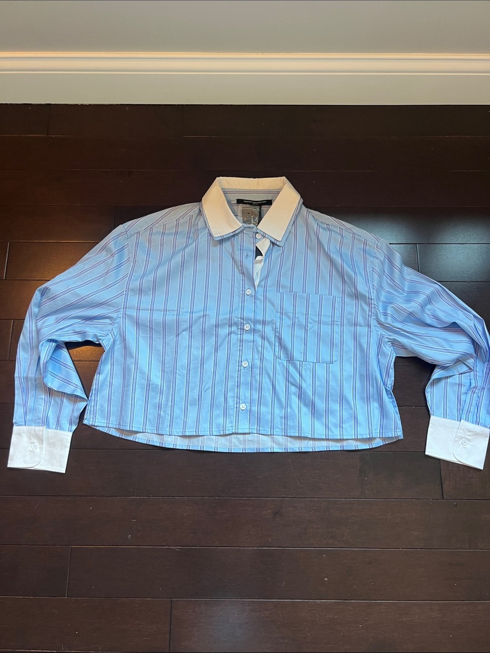 NWT French Connection Cropped Blue Striped Button-Down Shirt with White Collar|S